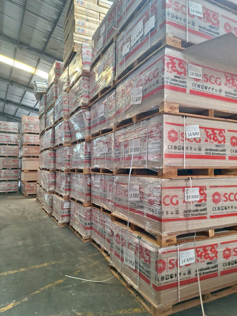 Tấm smartboard SCG Thái Lan tại kho